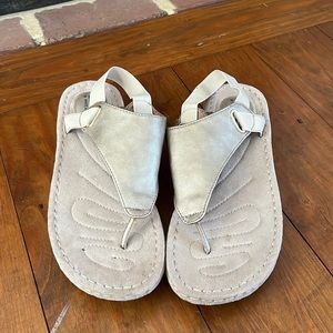 Cliffs Mountain White sandals sz 10